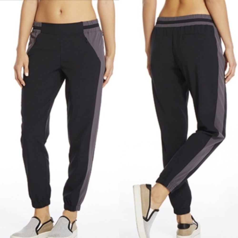 Fabletics Windsor Black Grey Jogger Pants E12
